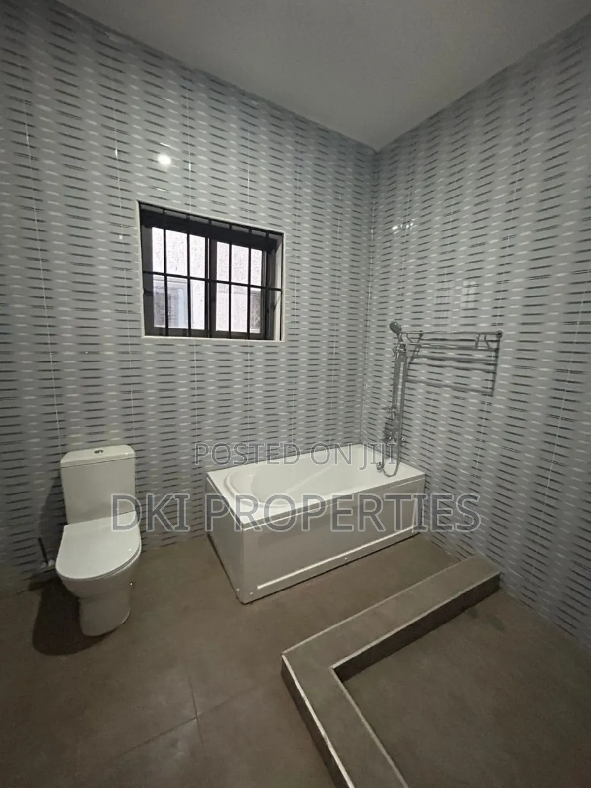 4bdrm House in Dki Properties, Lake Side Estate for sale