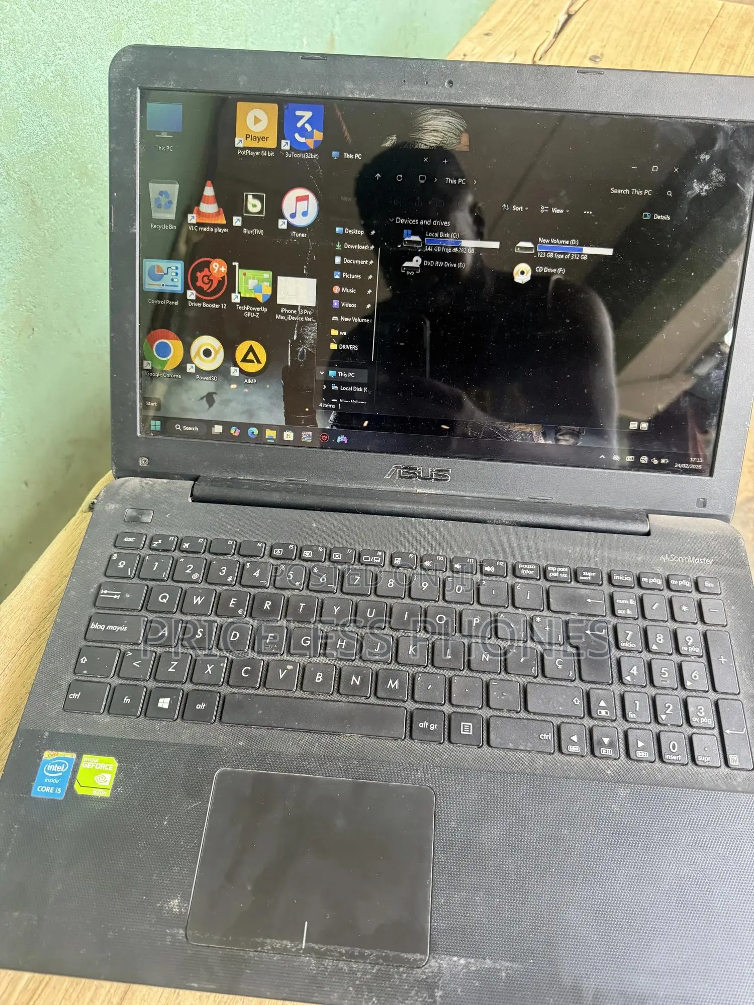 Laptop Asus X555LA 8GB Intel Core i5 HDD 750GB