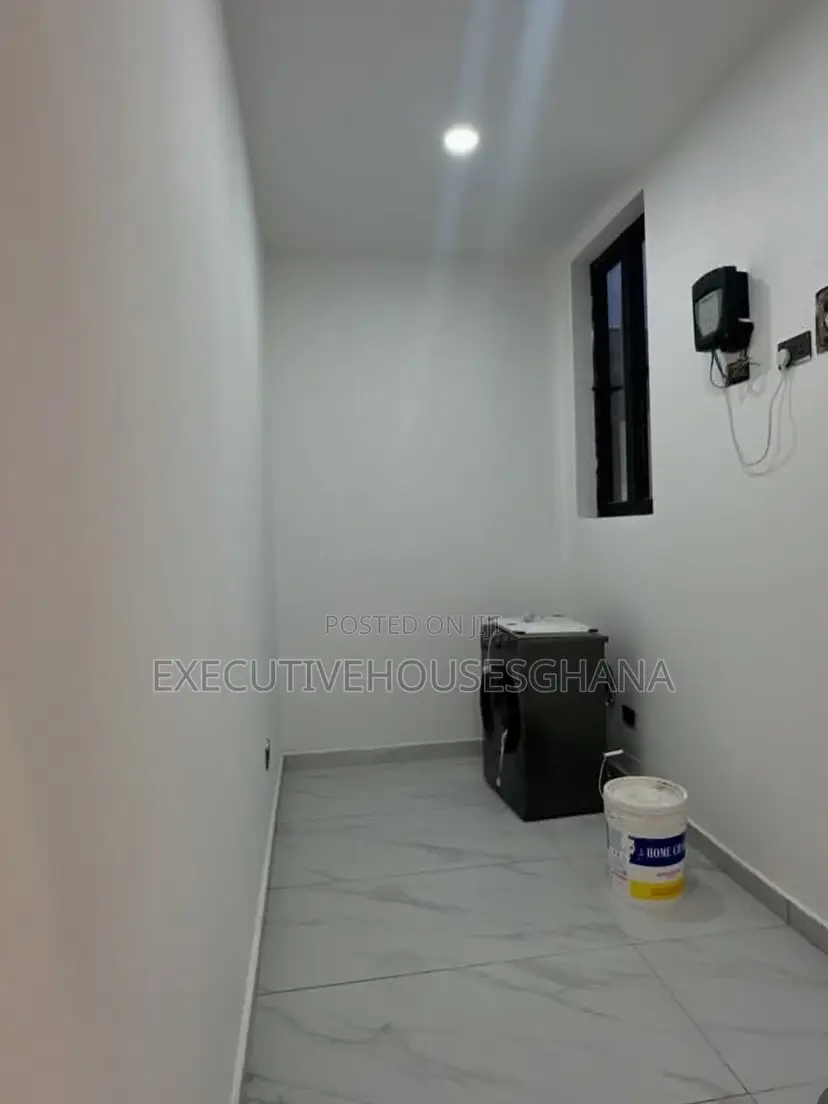 4bdrm House in Oyarifa for sale