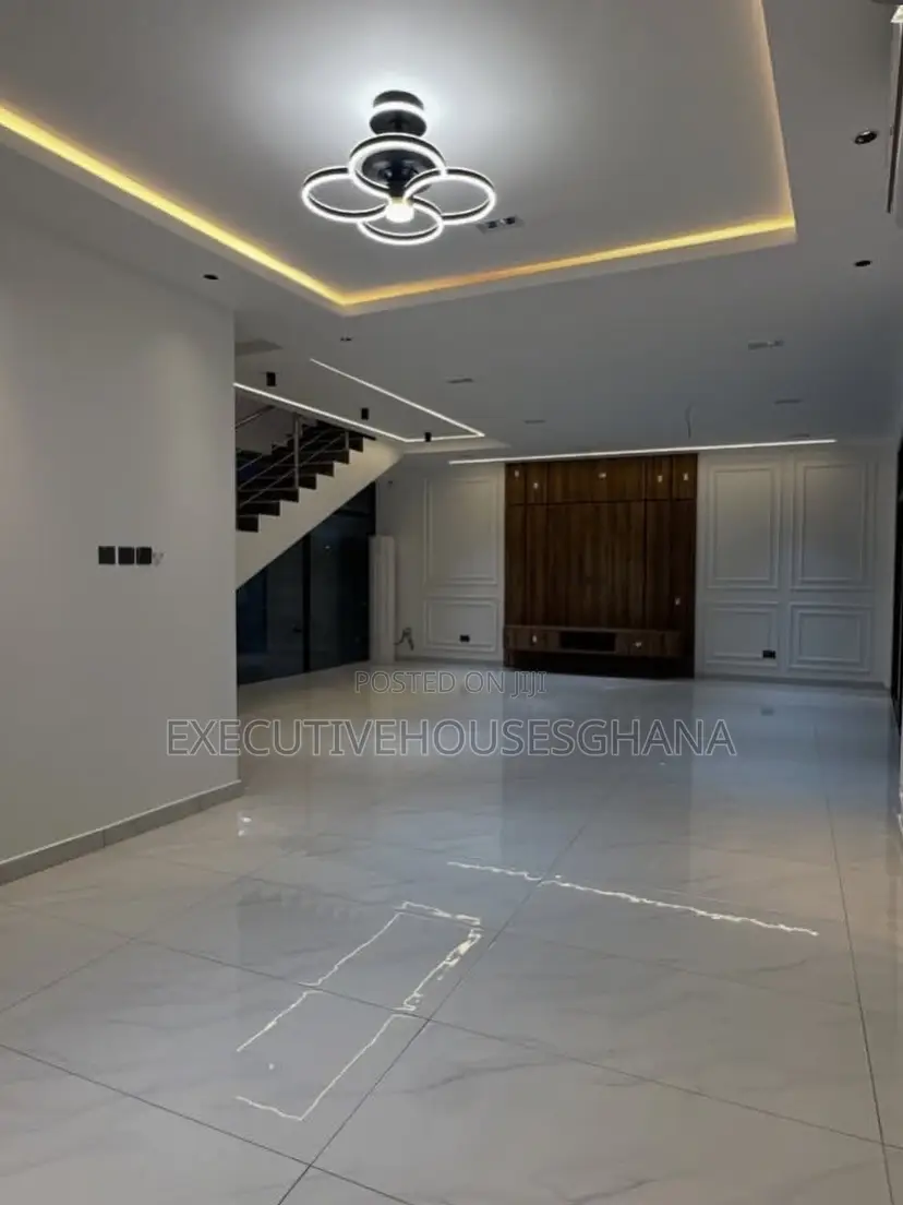 4bdrm House in Oyarifa for sale