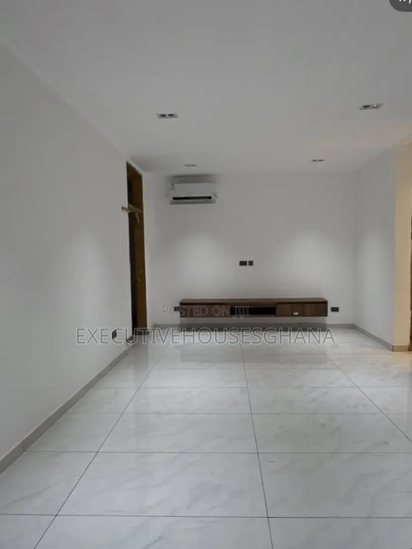 4bdrm House in Oyarifa for sale