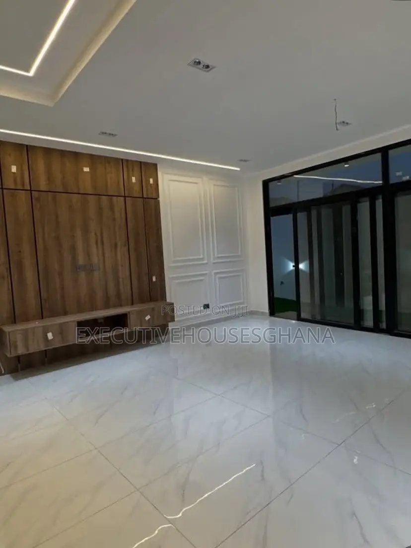 4bdrm House in Oyarifa for sale