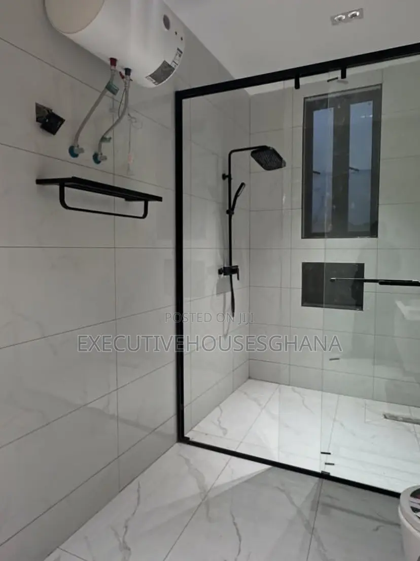 4bdrm House in Oyarifa for sale