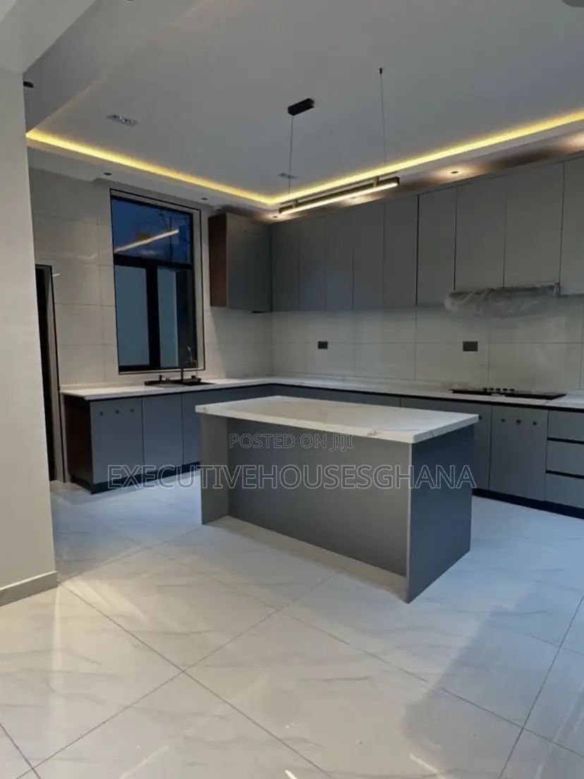 4bdrm House in Oyarifa for sale