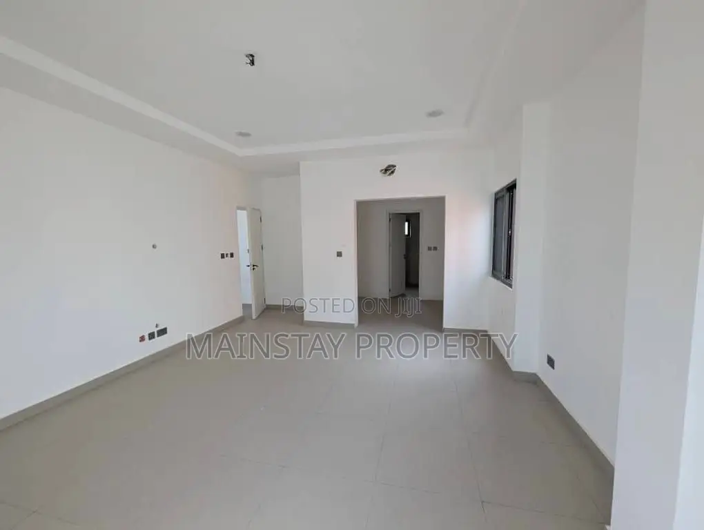 3bdrm House in Achimota for sale