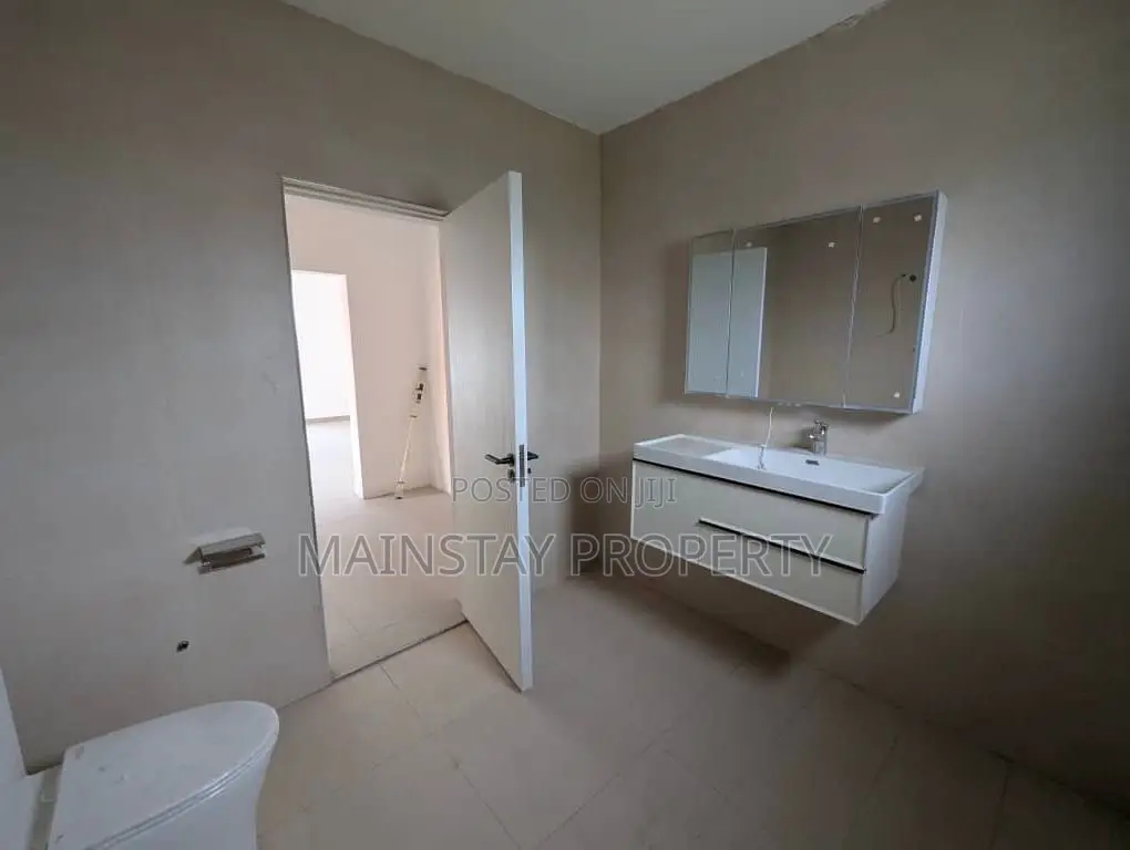 3bdrm House in Achimota for sale