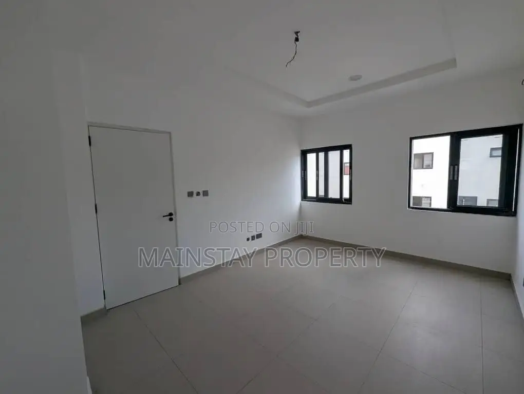 3bdrm House in Achimota for sale