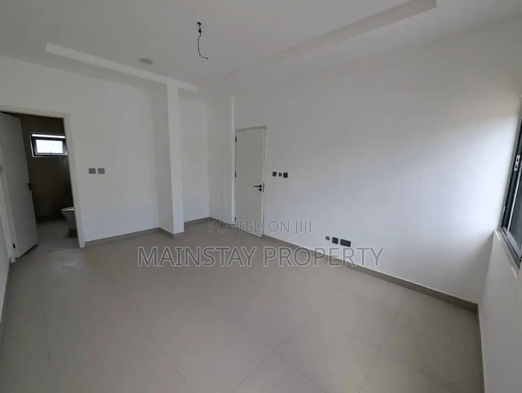 3bdrm House in Achimota for sale