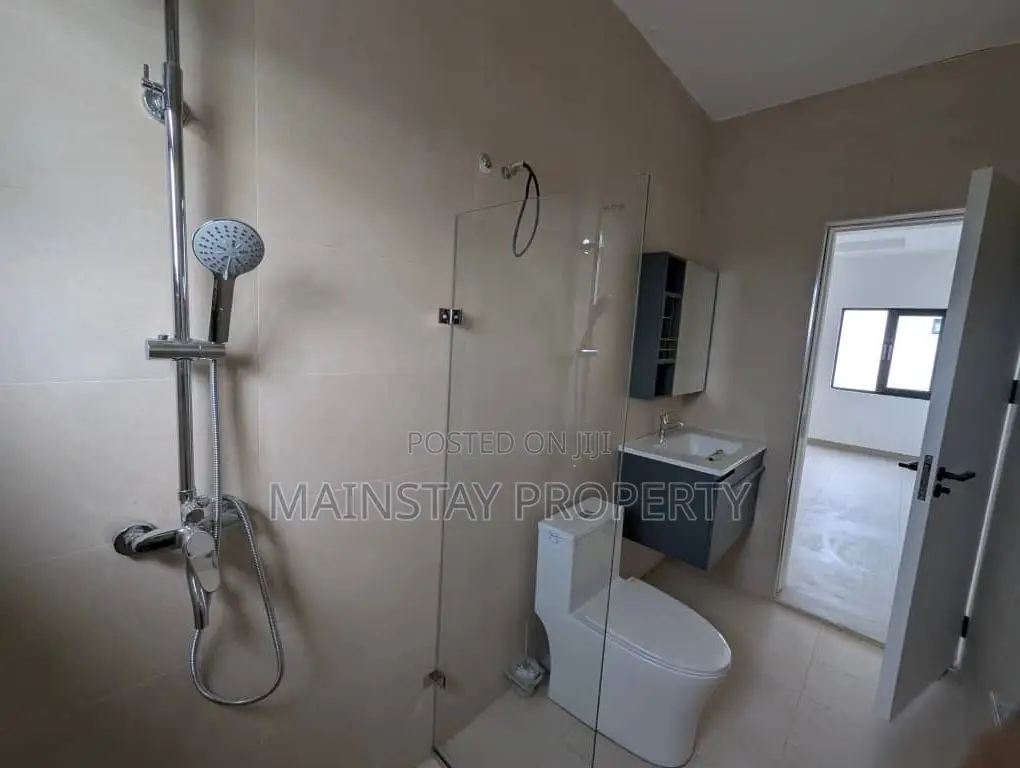 3bdrm House in Achimota for sale