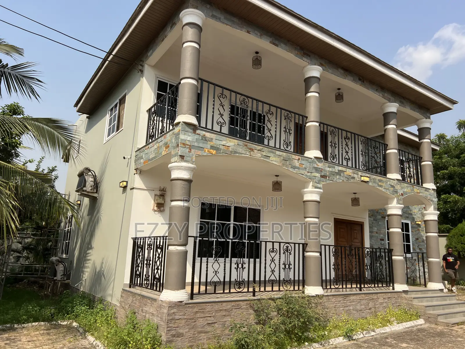 5bdrm Duplex in Oyarifa for rent