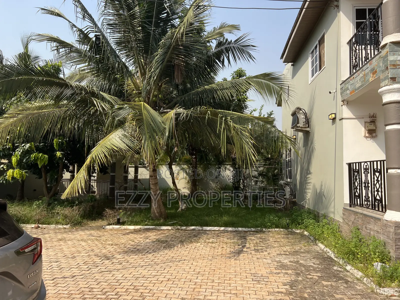 5bdrm Duplex in Oyarifa for rent