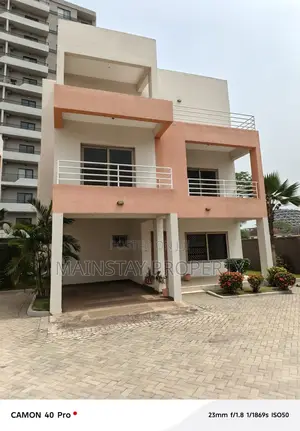 4bdrm Townhouse / Terrace in Airport Residential Area for rent