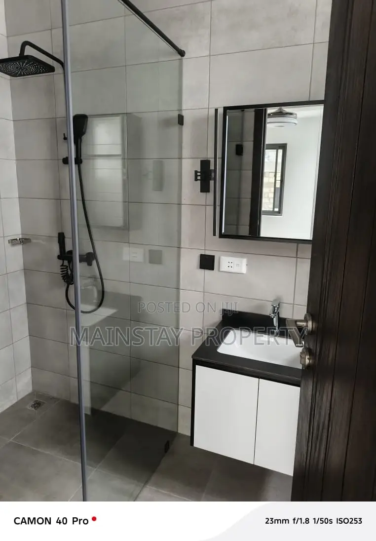 4bdrm House in Cantonments for sale
