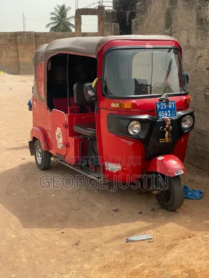 Bajaj RE 2025 Red