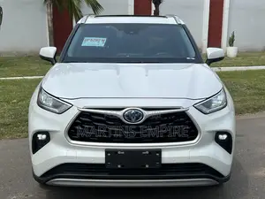 Toyota Highlander XLE AWD 2024 White
