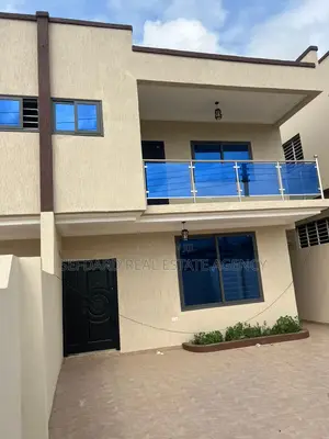 3bdrm House in Ashomang Estate for sale