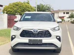 Toyota Highlander Limited AWD 2024 White