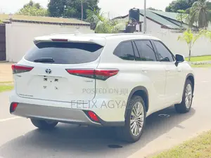 Toyota Highlander Limited AWD 2024 White