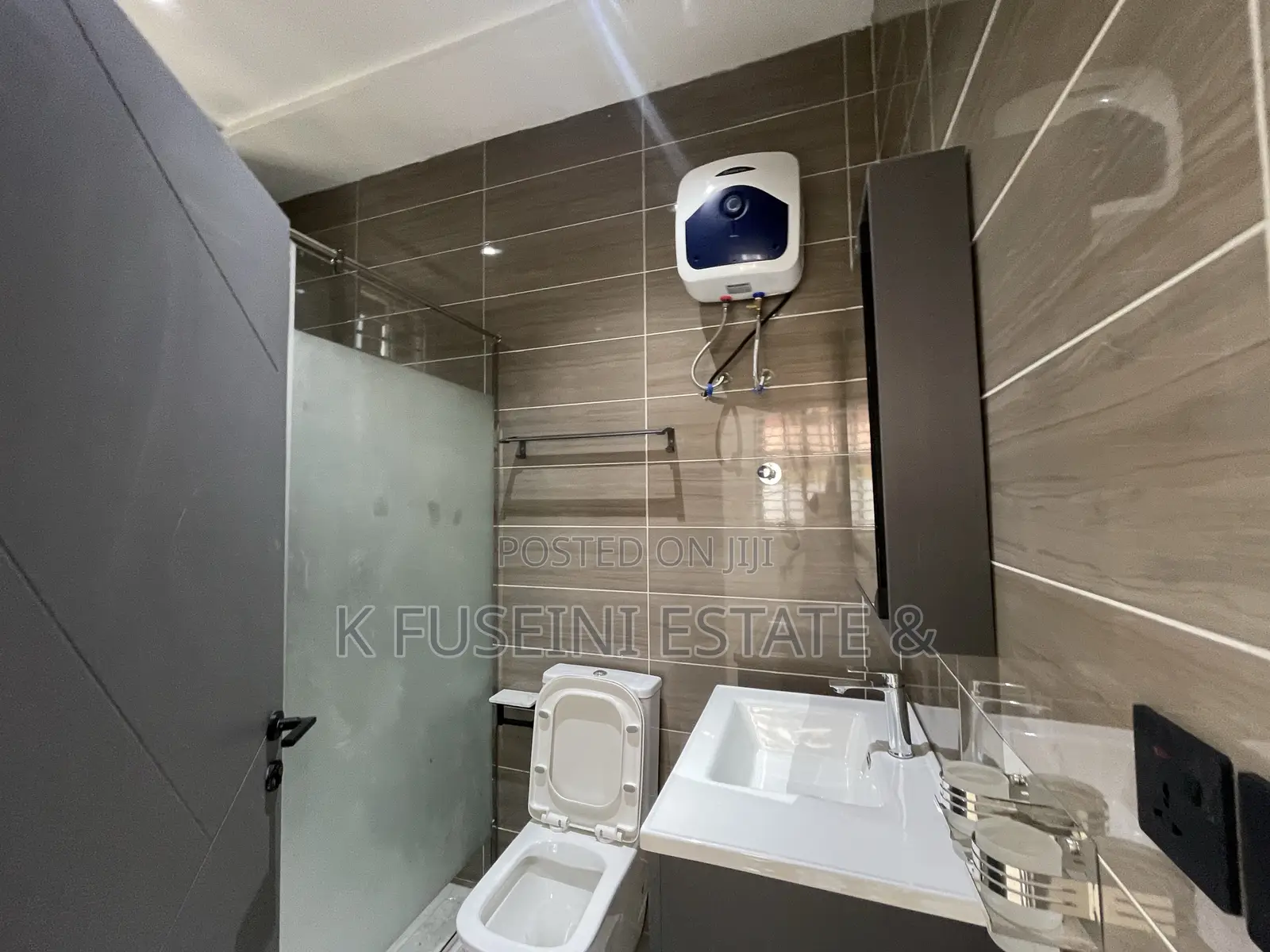 5bdrm House in K Fuseini Estate, Kumasi Metropolitan for sale