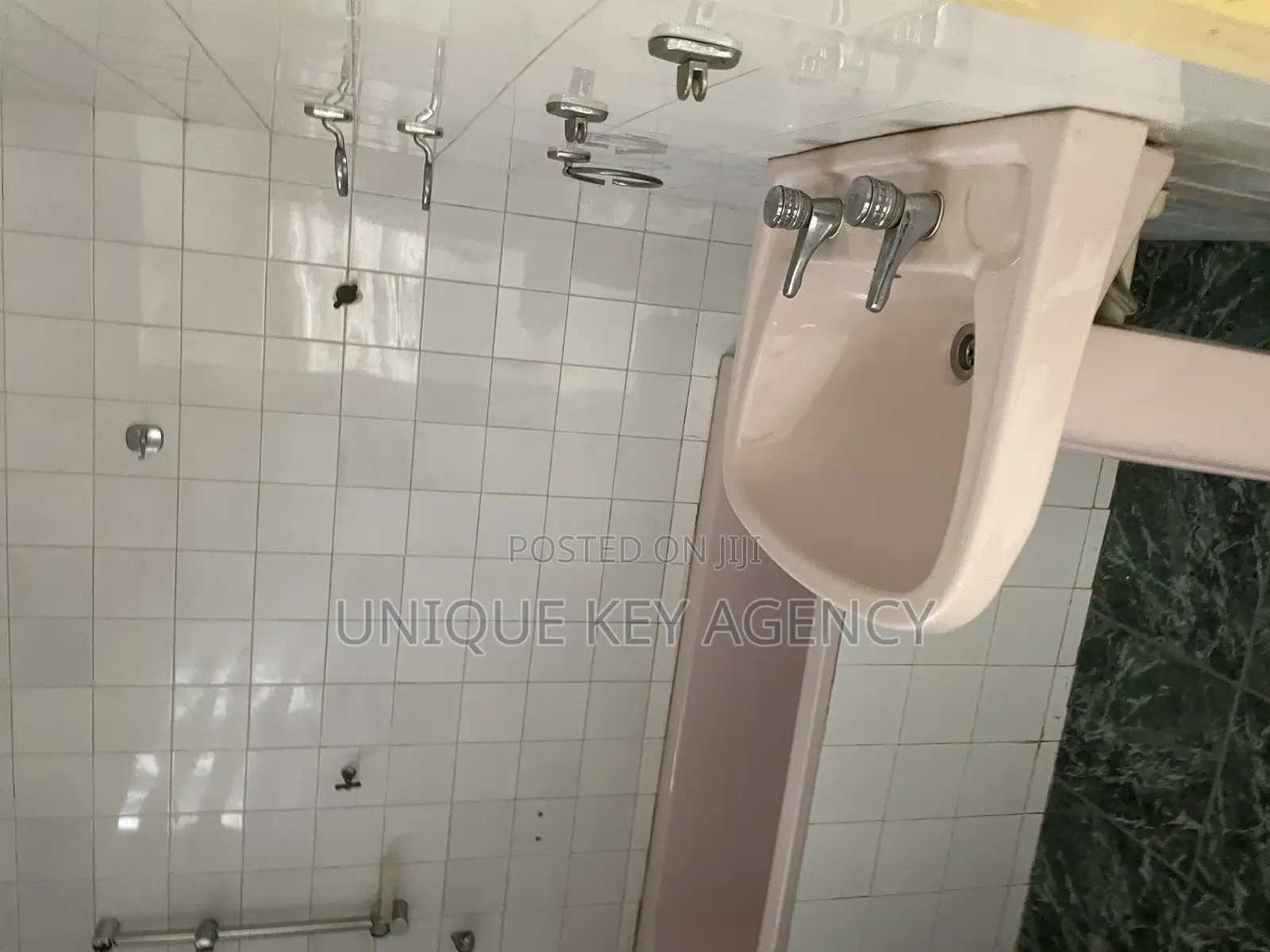 6bdrm House in Unique Key Agency, Tema Metropolitan for rent