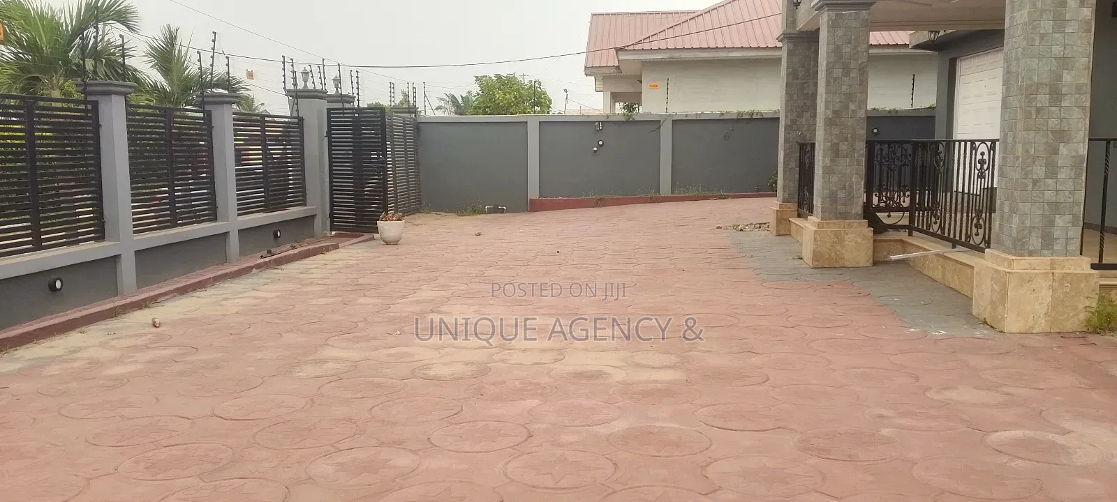 5bdrm Duplex in Spintex for rent