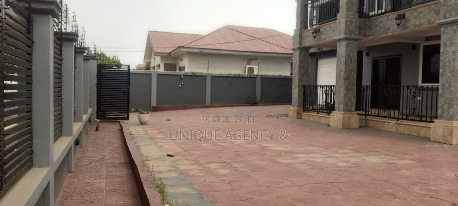 5bdrm Duplex in Spintex for rent