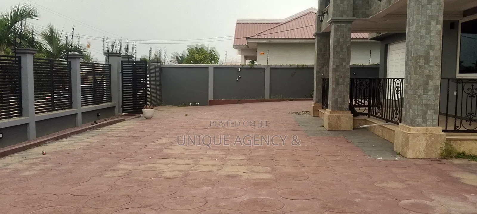 5bdrm Duplex in Spintex for rent