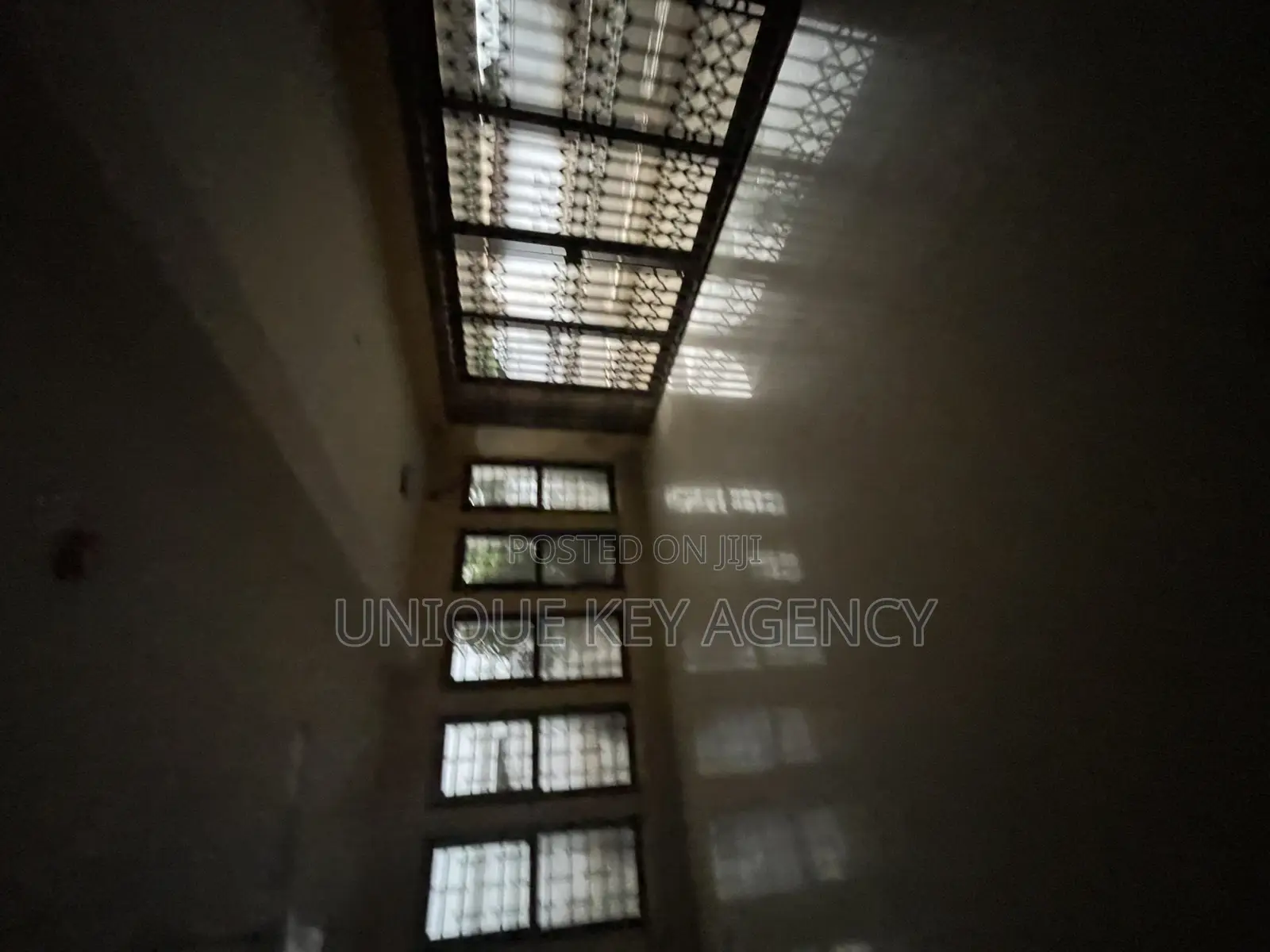 10bdrm House in Unique Key Agency, Tema Metropolitan for sale