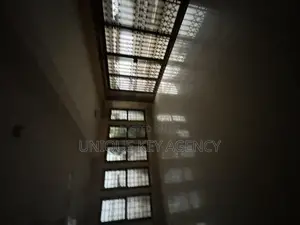 10bdrm House in Unique Key Agency, Tema Metropolitan for sale