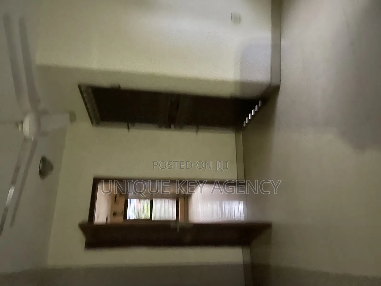 10bdrm House in Unique Key Agency, Tema Metropolitan for sale