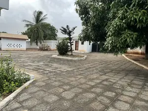 10bdrm House in Unique Key Agency, Tema Metropolitan for sale