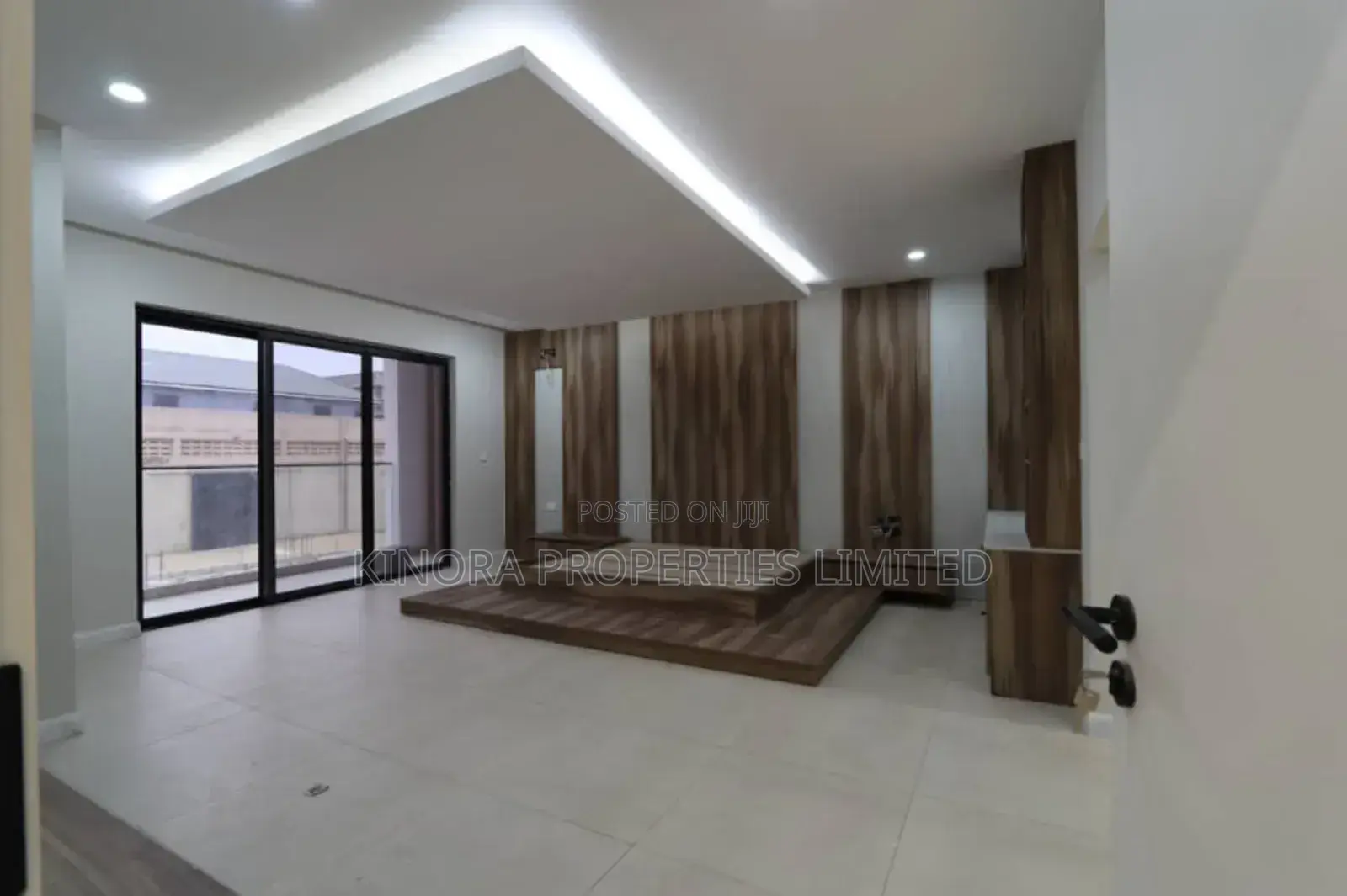 6bdrm Duplex in Spintex for sale