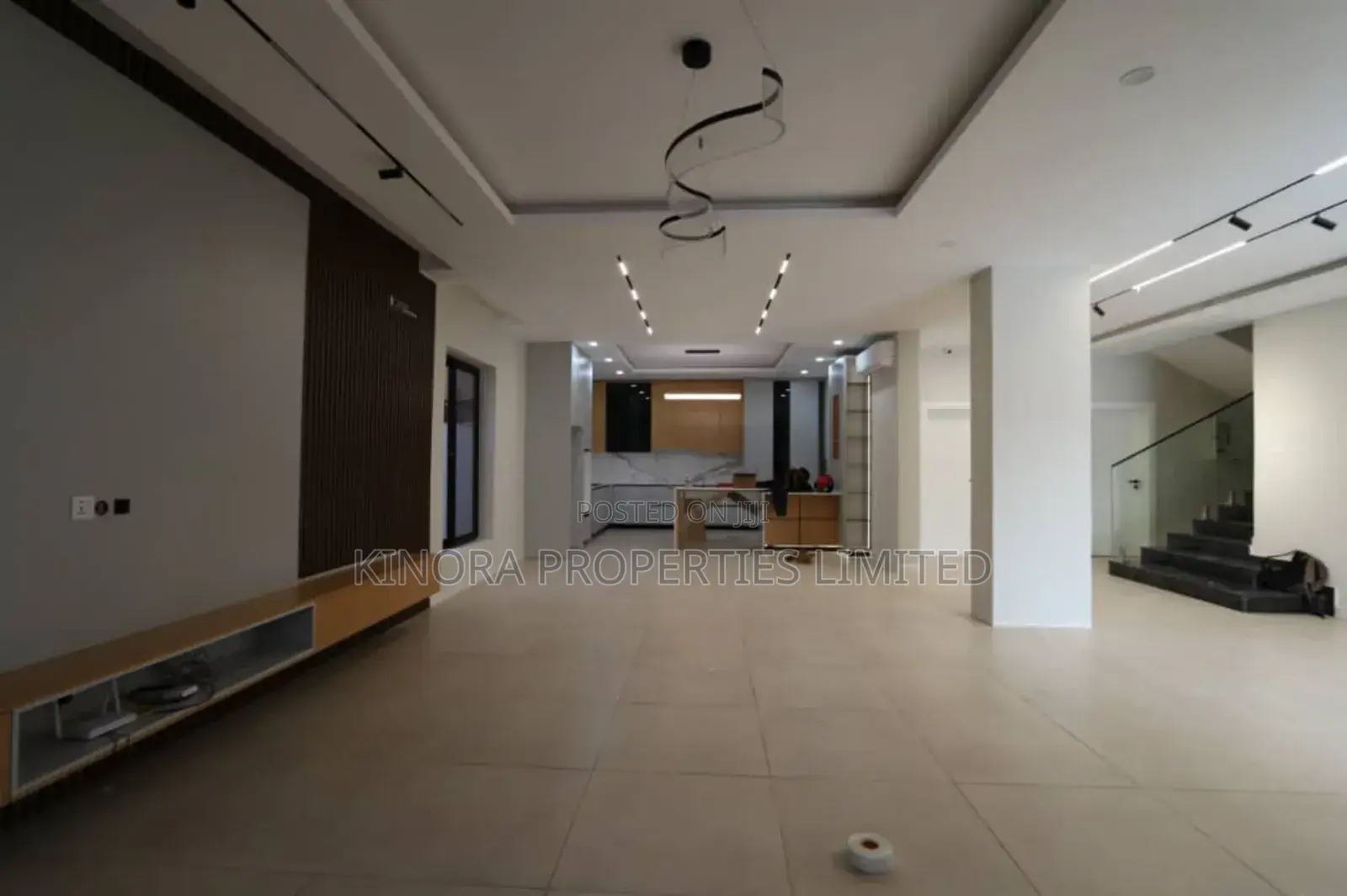 6bdrm Duplex in Spintex for sale