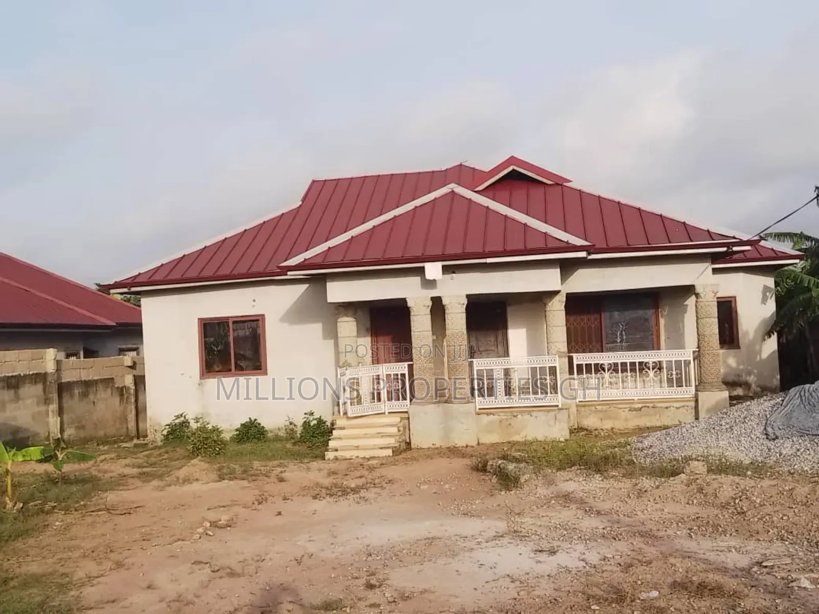 4bdrm House in Millions Properties, Kumasi Metropolitan for sale