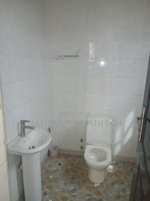 4bdrm House in Millions Properties, Kumasi Metropolitan for sale