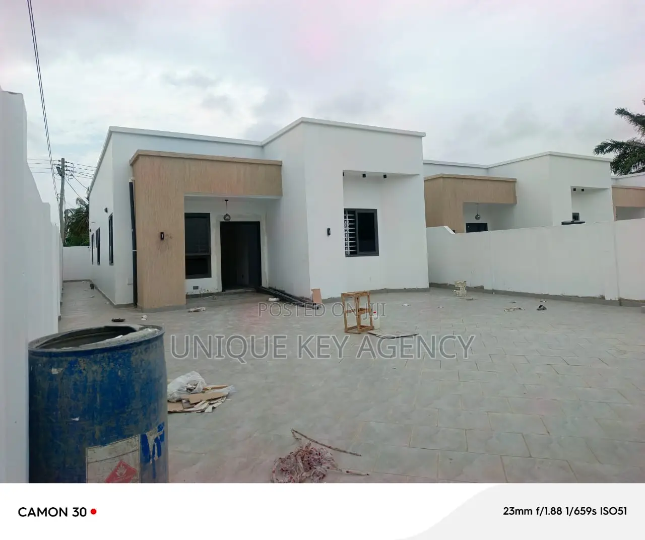 3bdrm House in Unique Key Agency, Sakumono for rent