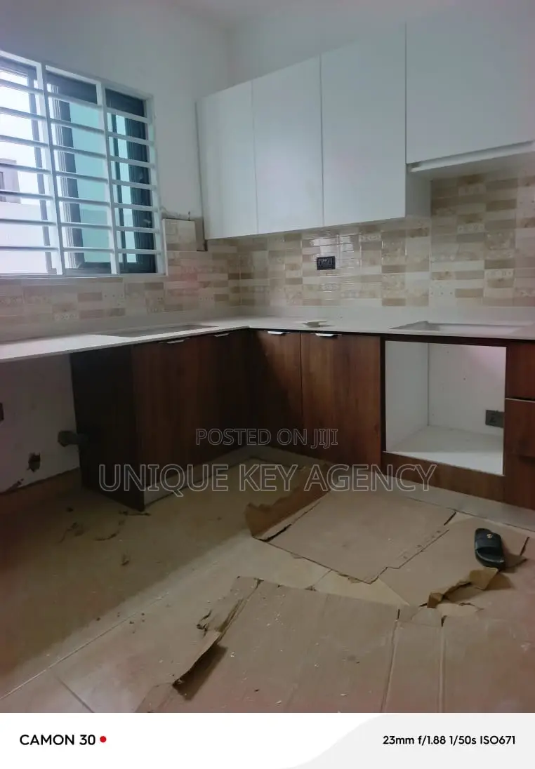 3bdrm House in Unique Key Agency, Sakumono for rent
