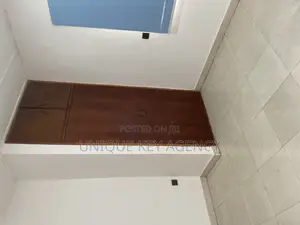 3bdrm House in Unique Key Agency, Sakumono for rent