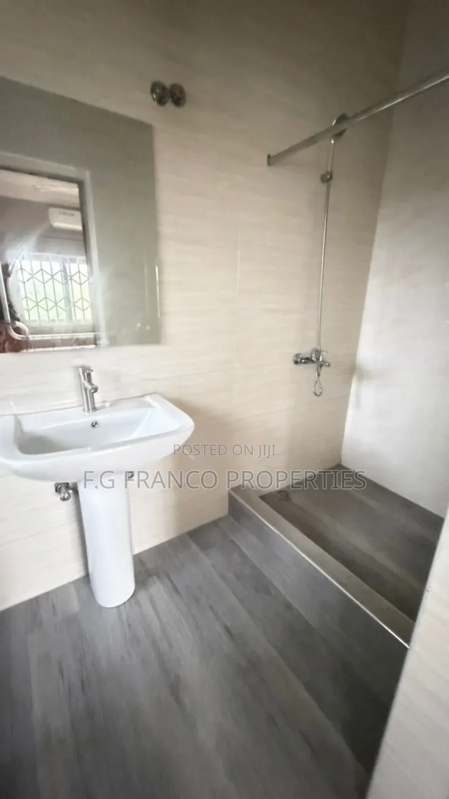 5bdrm House in Kg Franco Properties, Spintex for rent