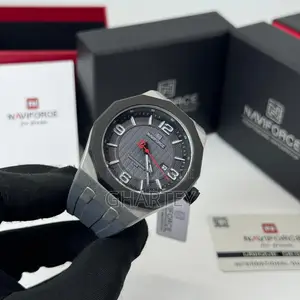 Naviforce Men’S Analog Quartz Watch With Silicone Strap