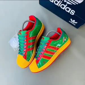 Adidas Superstar Sneakers