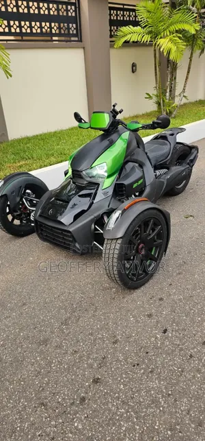 Can-Am 2023 Green