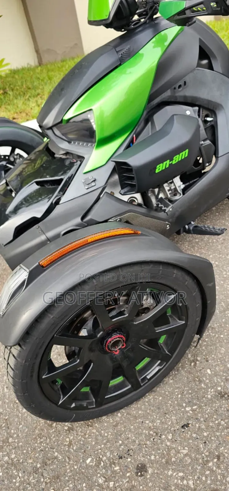Can-Am 2023 Green