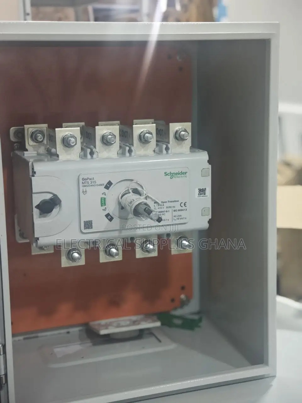 Schneider Changeover Switch 63a–630a 2p/3p/4p