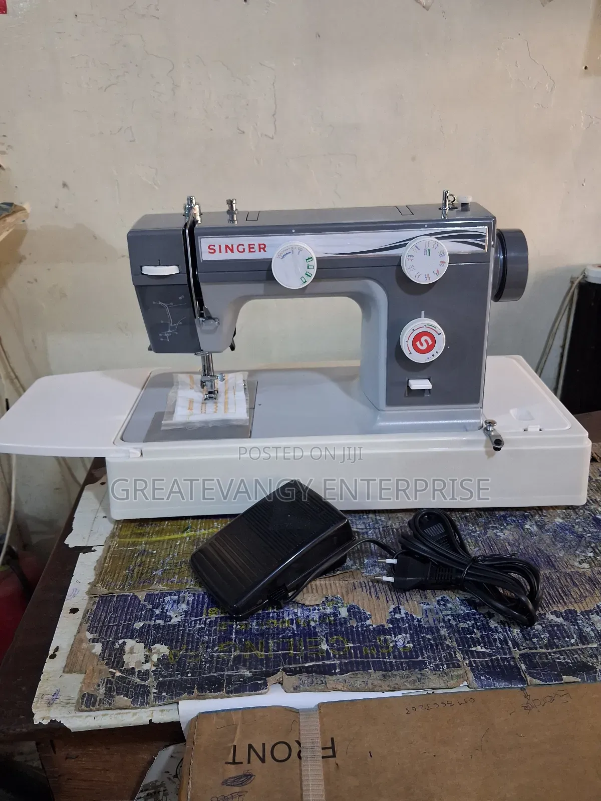 Brand New Singer Commercial Sewing Machine