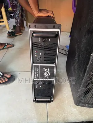 Peavey Cs 7000 Professional Power Amplifier