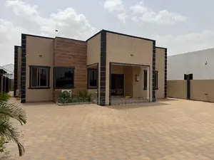 Furnished 3bdrm House in Lakeside Estate for sale