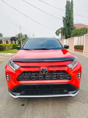 Toyota RAV4 XLE 2021 Orange