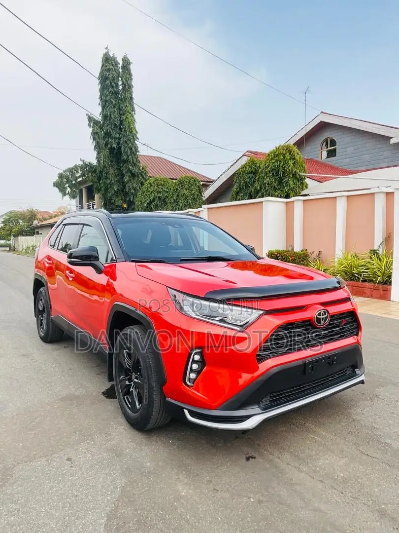 Toyota RAV4 XLE 2021 Orange