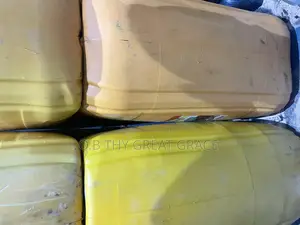 Sticky and Heavy Organic Hive Honey  in 25 Liters